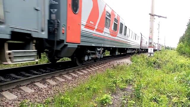 ЭЛЕКТРОВОЗ ЭП1 - 062 С ПАССАЖИРСКИМ ПОЕЗДОМ смотреть онлайн