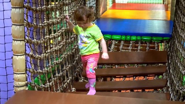 Детский Развлекательный Центр – Лабиринт, Надувной Замок и Батут. смотреть онлайн