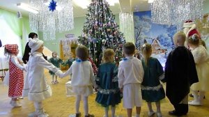 Ася и Соня — Новогодний Утренник - 04 - Снегурочка и Дед Мороз