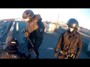 Полиция с ОМОНом взяла штурмом квартиру наркодилера