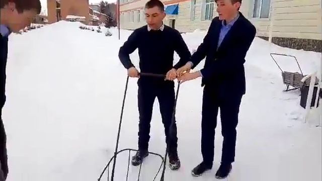 vlog:Школьники украли санки смотреть онлайн