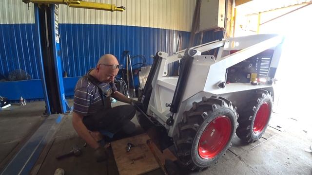 Бортоповоротный погрузчик своими руками