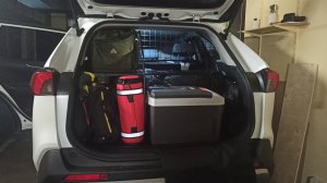 Путешествия на авто. Полки для организации багажного пространства