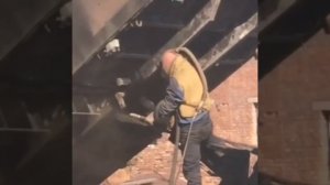 Очистка купершлаком сильно загрязнённых поверхностей