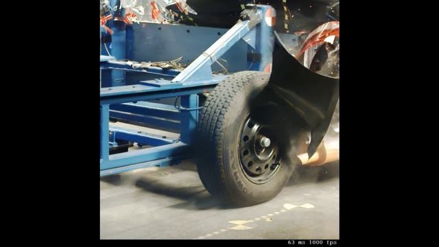 2015-2017 Toyota Camry FMVSS 301 Rear Crash Test (50 Mph) смотреть онлайн