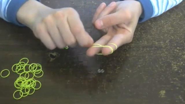обичний браслет из резинок для браслетов смотреть онлайн