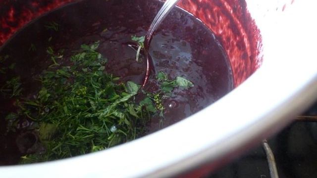 Соус из жимолости к мясу
