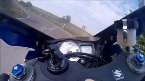 Suzuki GSX-R 600 k7 kurven + Wheelie (1/2