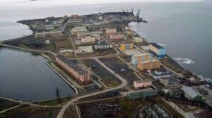 Маленький город Певек на фото друзей и земляков