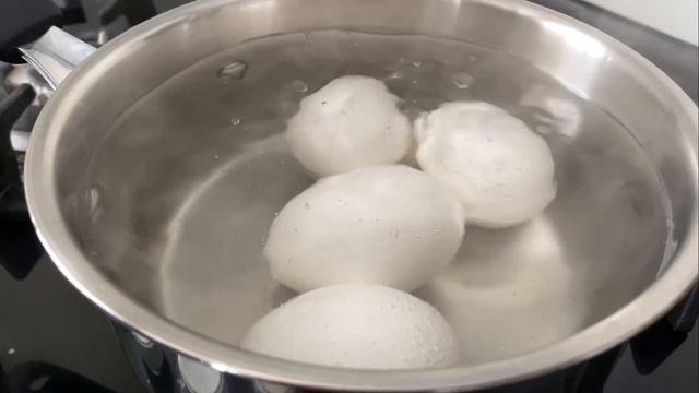 Хитрый способ – как ЛЕГКО почистить яйца? / how to peel eggs from the shell смотреть онлайн