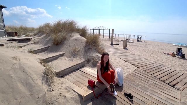 Янтарный. Пляж с Голубым флагом в Янтарном. Загораем в Апреле. Балтийское море.