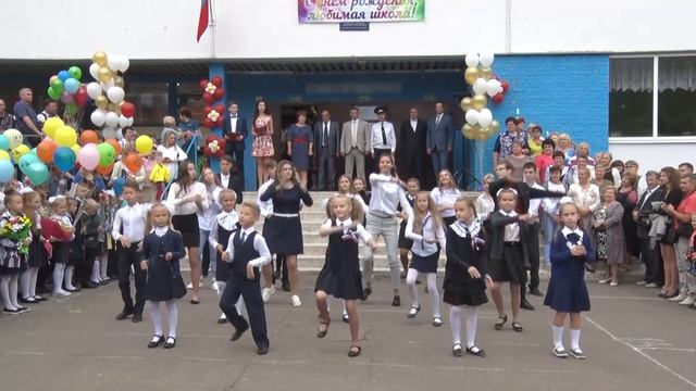 Десна-ТВ: Праздничные линейки в десногорских школах смотреть онлайн