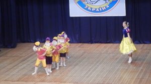 коллектив Любавушка танец "Белоснежка и семь гномов"