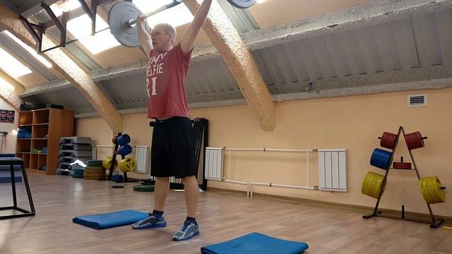 Утренняя тренировка в мастерклубе. Кроссфит смотреть онлайн