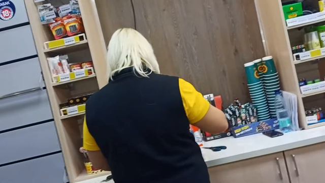 "РОС . НЕФТЬ" - Бросается на людей и посылают матом смотреть онлайн