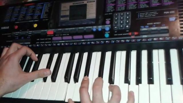 YAMAHA PSR 220 смотреть онлайн