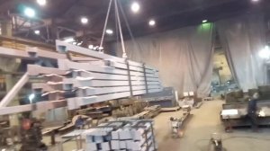 Погрузка фуры металлоконструкциями