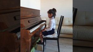 Даненова Айару 2 "Б" класс. П.И Чайковский - "Старинная французская песенка," Этюды Т. Черни #28;#2