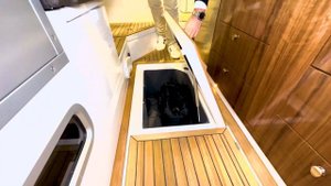 Inklusive Kabine: Aquador 250 HT und 300 HT Walkaround auf der boot 2023