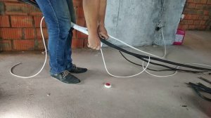 Установка кондиционеров в новостройке в два этапа: закладка магистрали, монтаж сплит-системы. г.Кие