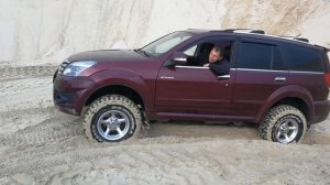 Hover H3 в песке на резине Roadcruza RA3200.