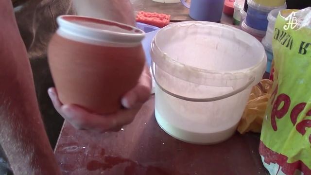 Нанесение глазури на керамику методом поливания (окунания) смотреть онлайн