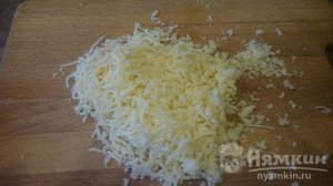 Быстрый салат из копчёной грудки