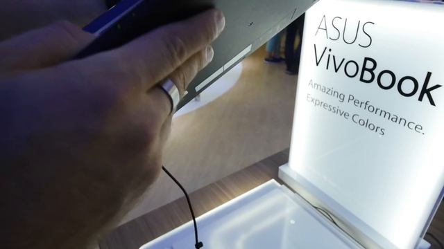 Asus VivoBook Flip TP201 bemutató videó смотреть онлайн