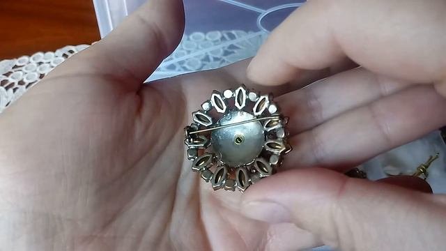 Винтажная бижутерия. Обзор винтажных брошей. Броши из коробочки?  #винтаж