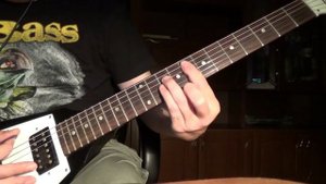 Простой РИФ на электрогитаре № 002