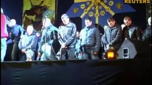 Львовский  беркут на коленях