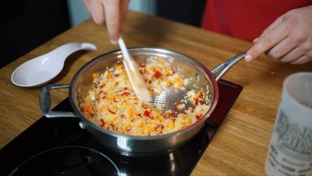 "Пиле с ориз" - Цыпленок с рисом - самое классическое блюдо болгарской кухни! На любой стол!