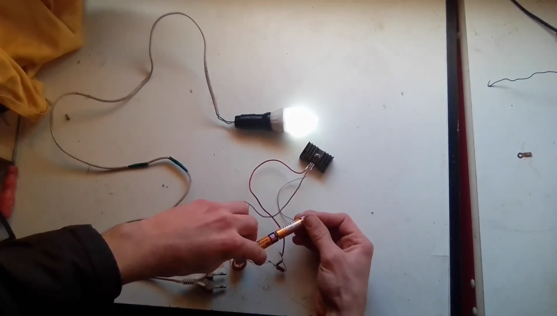 Инвертор с 1.5 в 220 Вольт своими руками смотреть онлайн