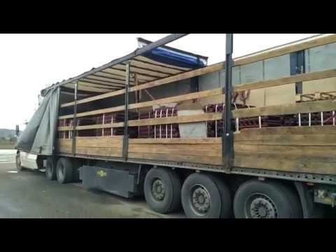 Погрузка радиаторов отопления чугунных в фуру.
