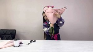 Как упаковать букет в листовую плёнку?