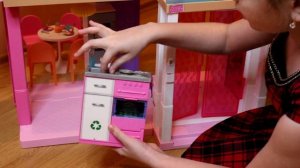 Домик Барби с бассейном, горкой и лифтом/ Летняя терраса. Обзор.