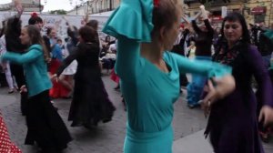 Флешмоб по севильяне. Уличный фестиваль фламенко.