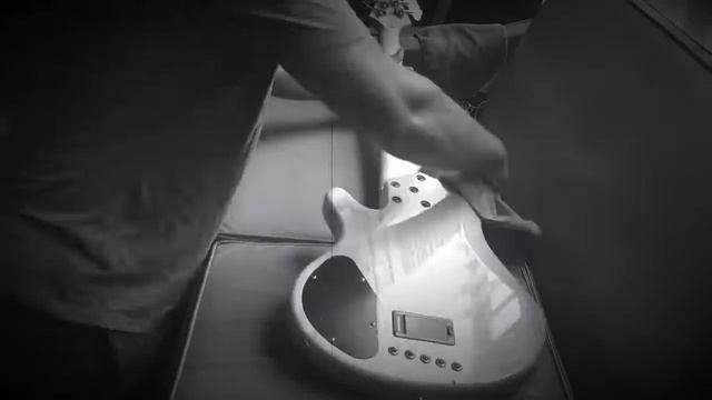 Lakland 5501 Polish And Restring смотреть онлайн