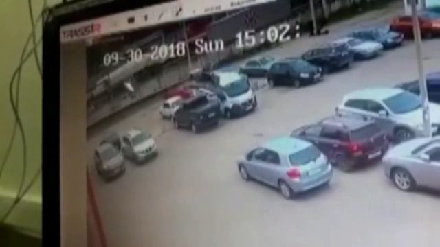 Угон автомобиля от ТЦ Карусель в Твери смотреть онлайн