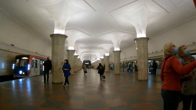 Станция метро Кропоткинская ► Московский метрополитен