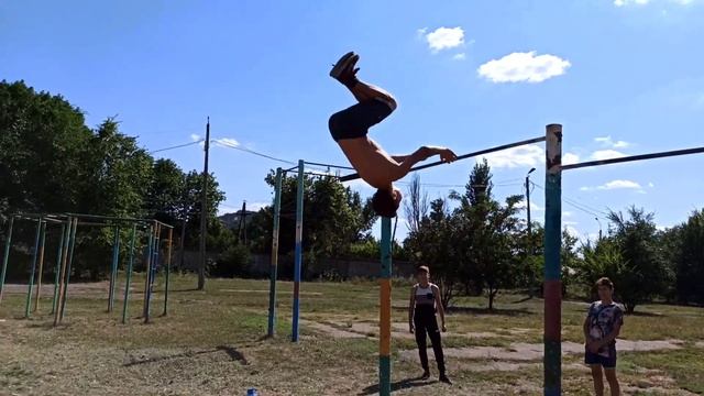 КИНУЛИ ВЫЗОВ Владу Озерскому|10 СЛОЖНЫХ ЭЛЕМЕНТОВ НА ТУРНИКЕ смотреть онлайн