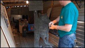 Скульптура волка из арт бетона по мультику работа мастер Олег Бабурин.