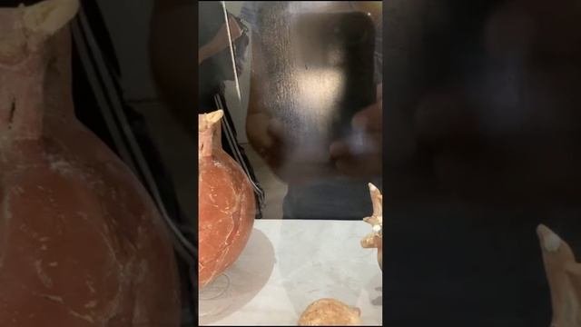 Археологический музей в стенах современного монастыря Св. Варнавы