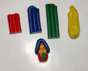 Домик из воскового пластилина для детей двух лет