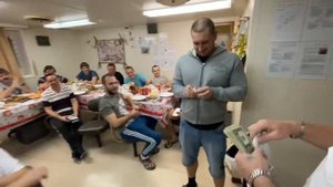Как моряки отмечают Новый год в море