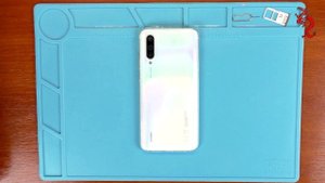 XIAOMI Mi9 LITE //РАЗБОР смартфона ОБЗОР изнутри //рамка НЕ МЕТАЛЛ