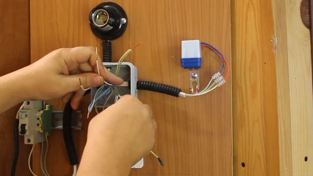 Подключение датчика освещённости и датчика движения.