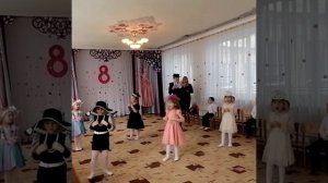 Танец "А я возьму у мамы бусы"