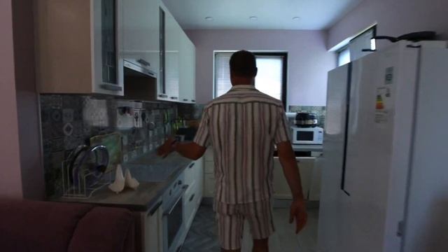 Трехэтажный дом с ремонтом и мебелью на большом участке в Сочи!