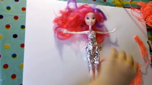 Платье для куклы своими руками из фольги и шестярых ниток. смотреть онлайн